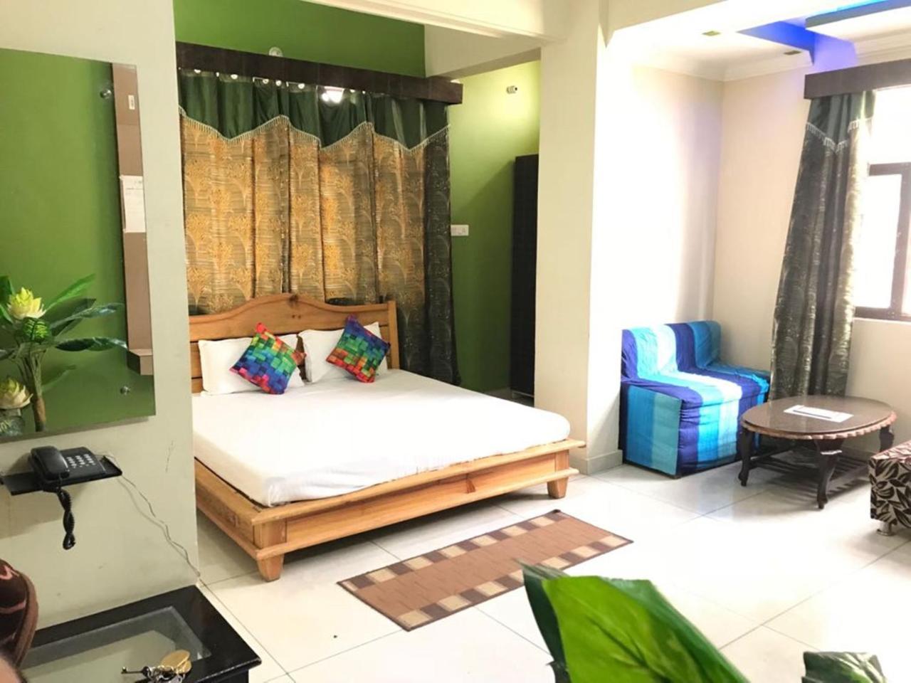 Oyo 37525 Hotel Mall Palace Pithorāgarh Exterior foto
