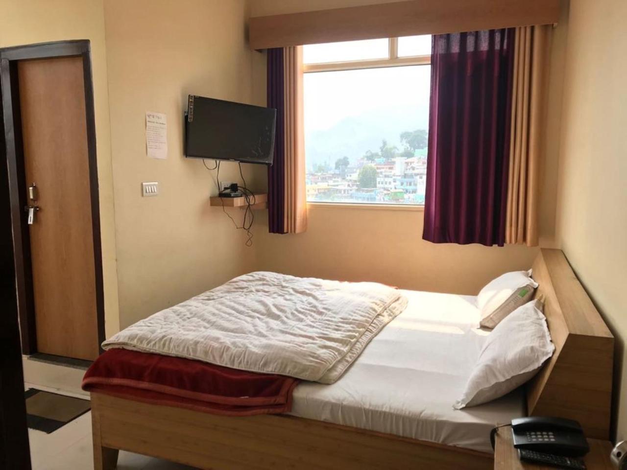 Oyo 37525 Hotel Mall Palace Pithorāgarh Exterior foto