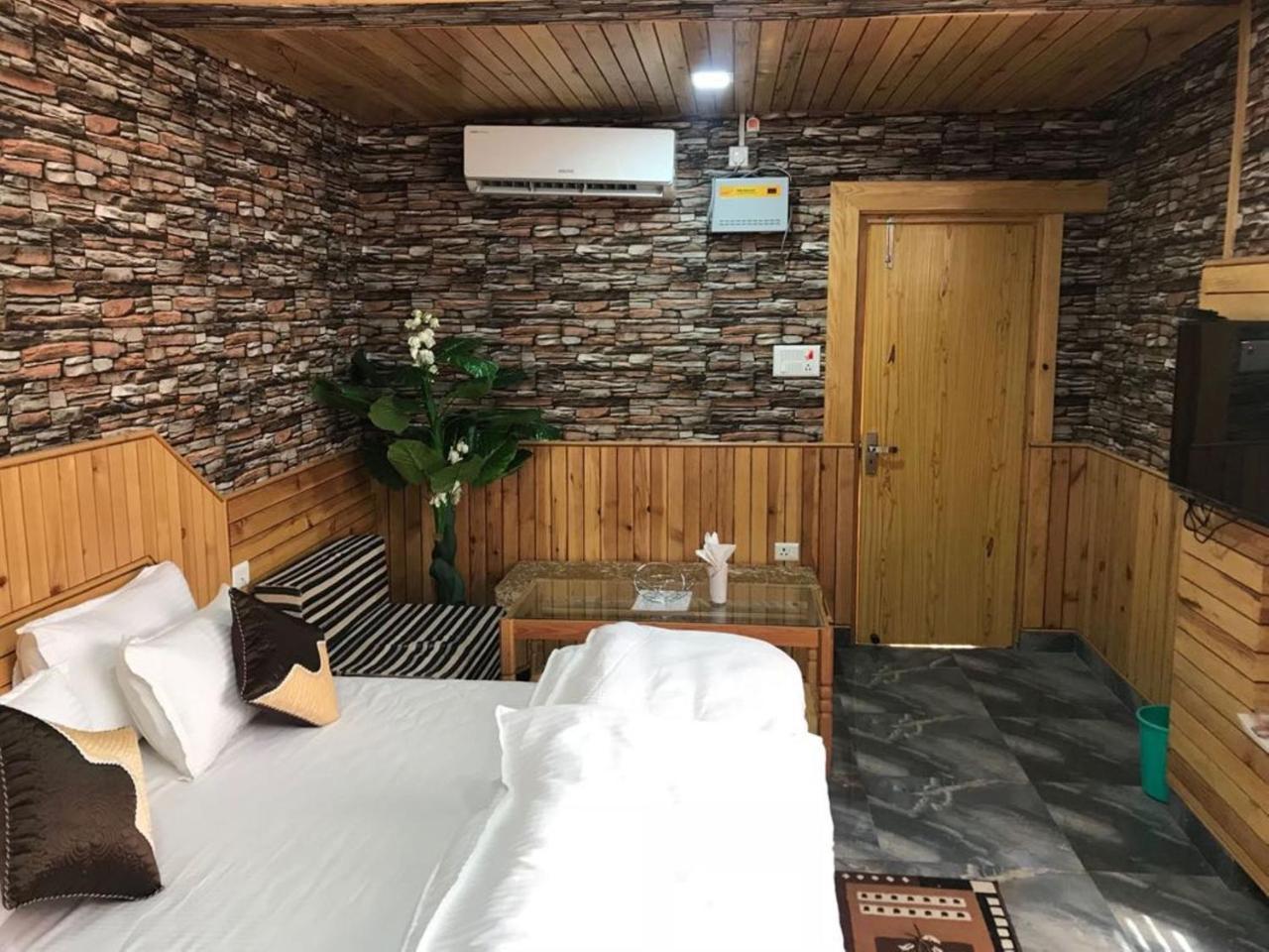 Oyo 37525 Hotel Mall Palace Pithorāgarh Exterior foto